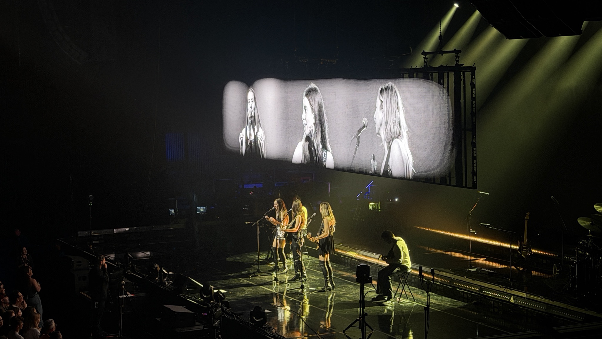 Photo of Haim on stage
